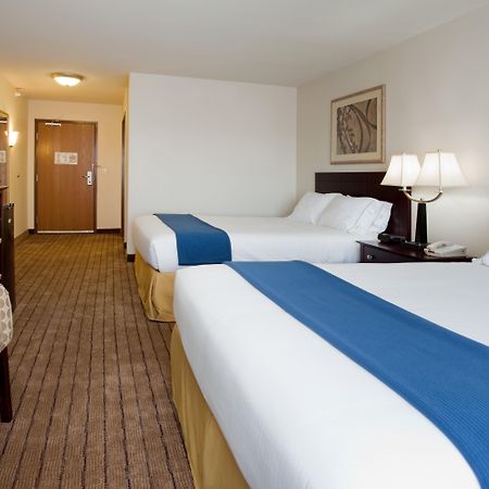 Holiday Inn Express & Suites Buffalo, An Ihg Hotel Exterior photo