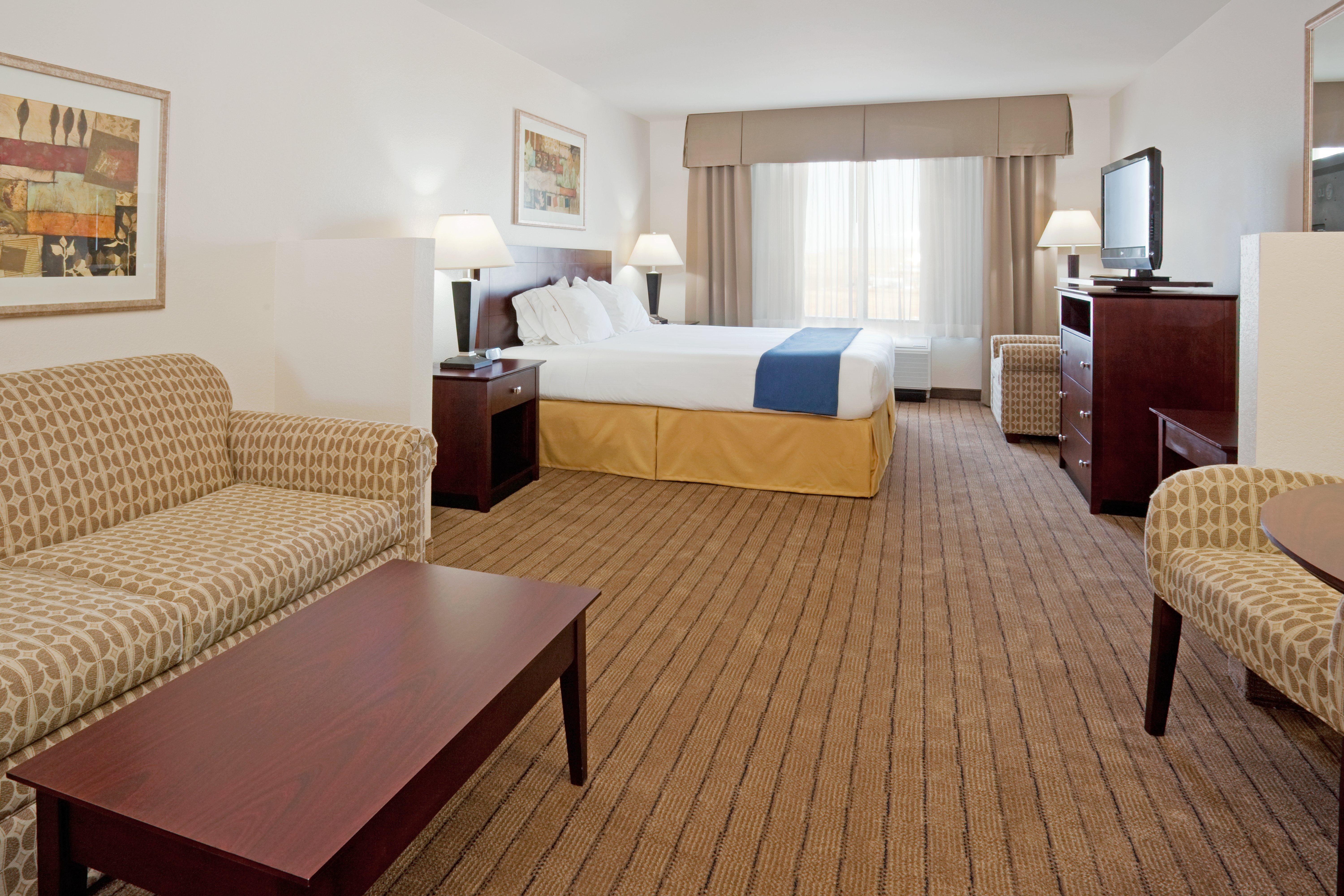 Holiday Inn Express & Suites Buffalo, An Ihg Hotel Exterior photo