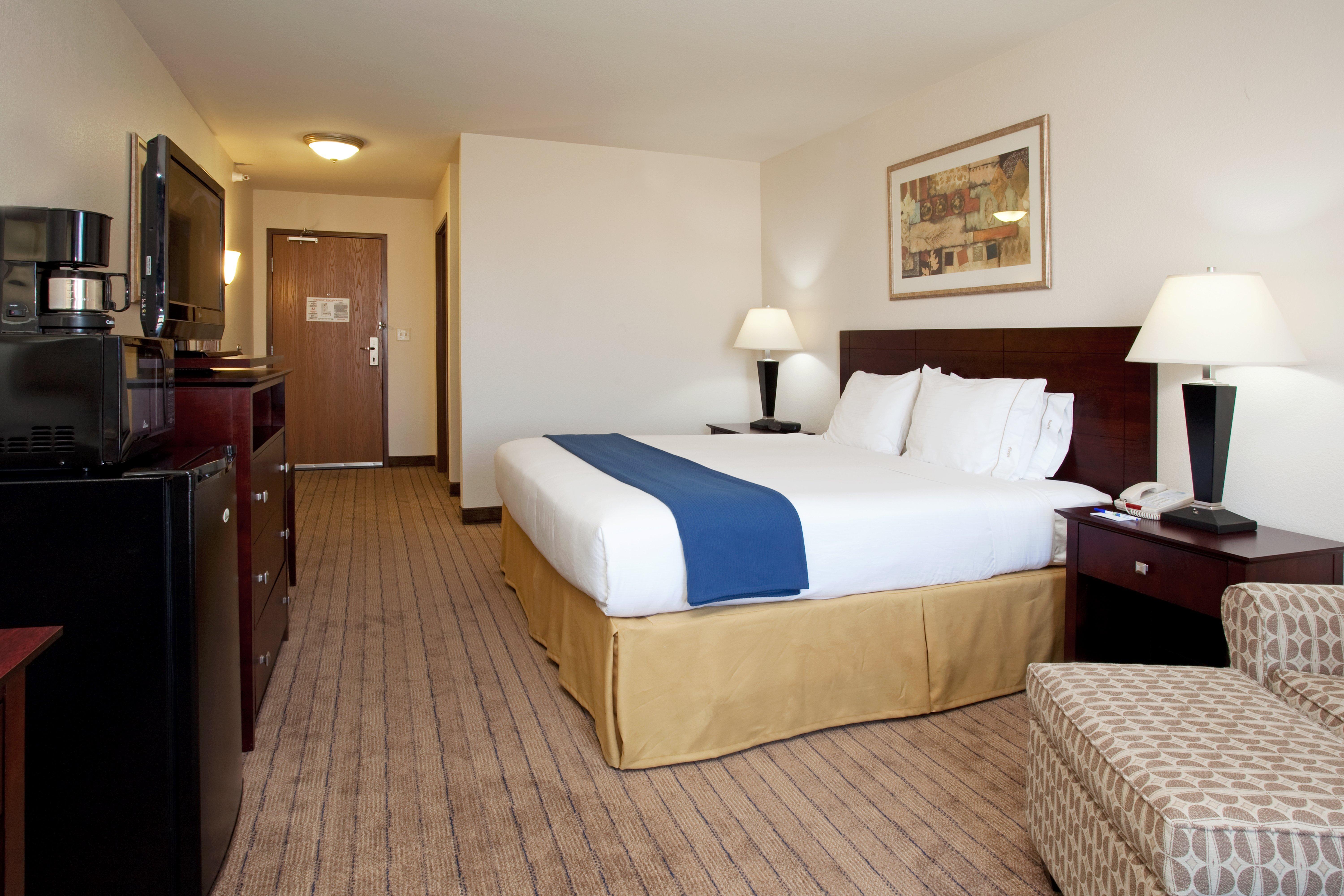 Holiday Inn Express & Suites Buffalo, An Ihg Hotel Exterior photo