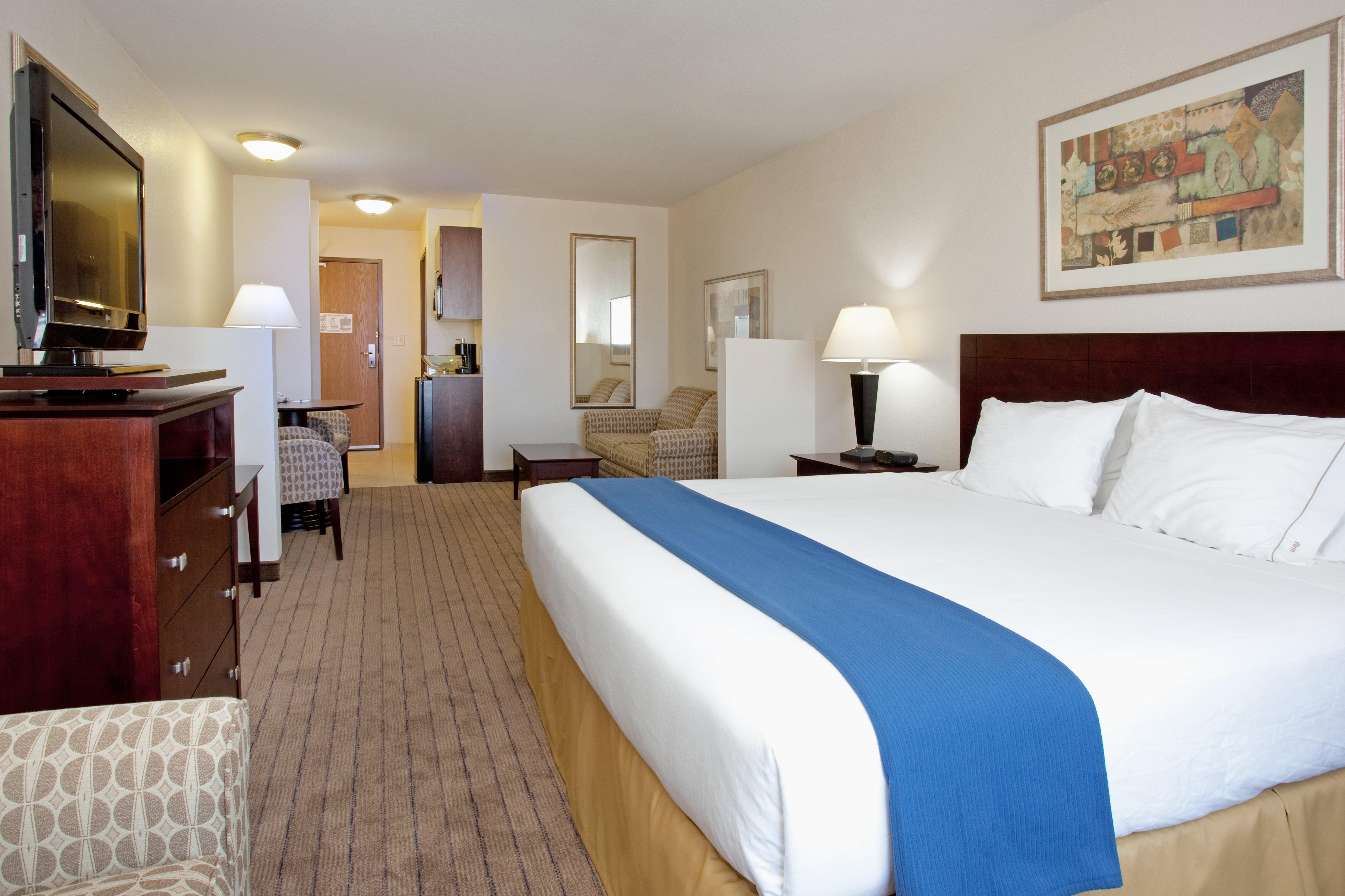 Holiday Inn Express & Suites Buffalo, An Ihg Hotel Exterior photo