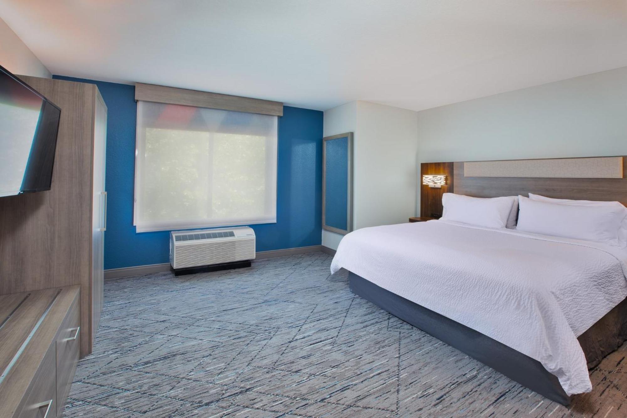 Holiday Inn Express & Suites Buffalo, An Ihg Hotel Exterior photo