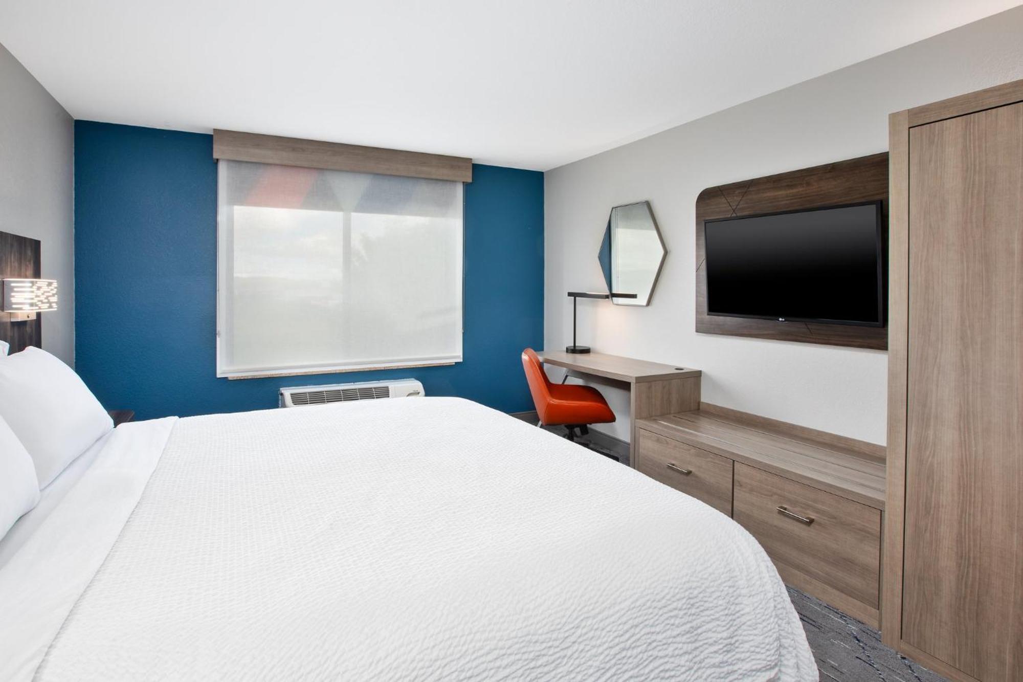 Holiday Inn Express & Suites Buffalo, An Ihg Hotel Exterior photo