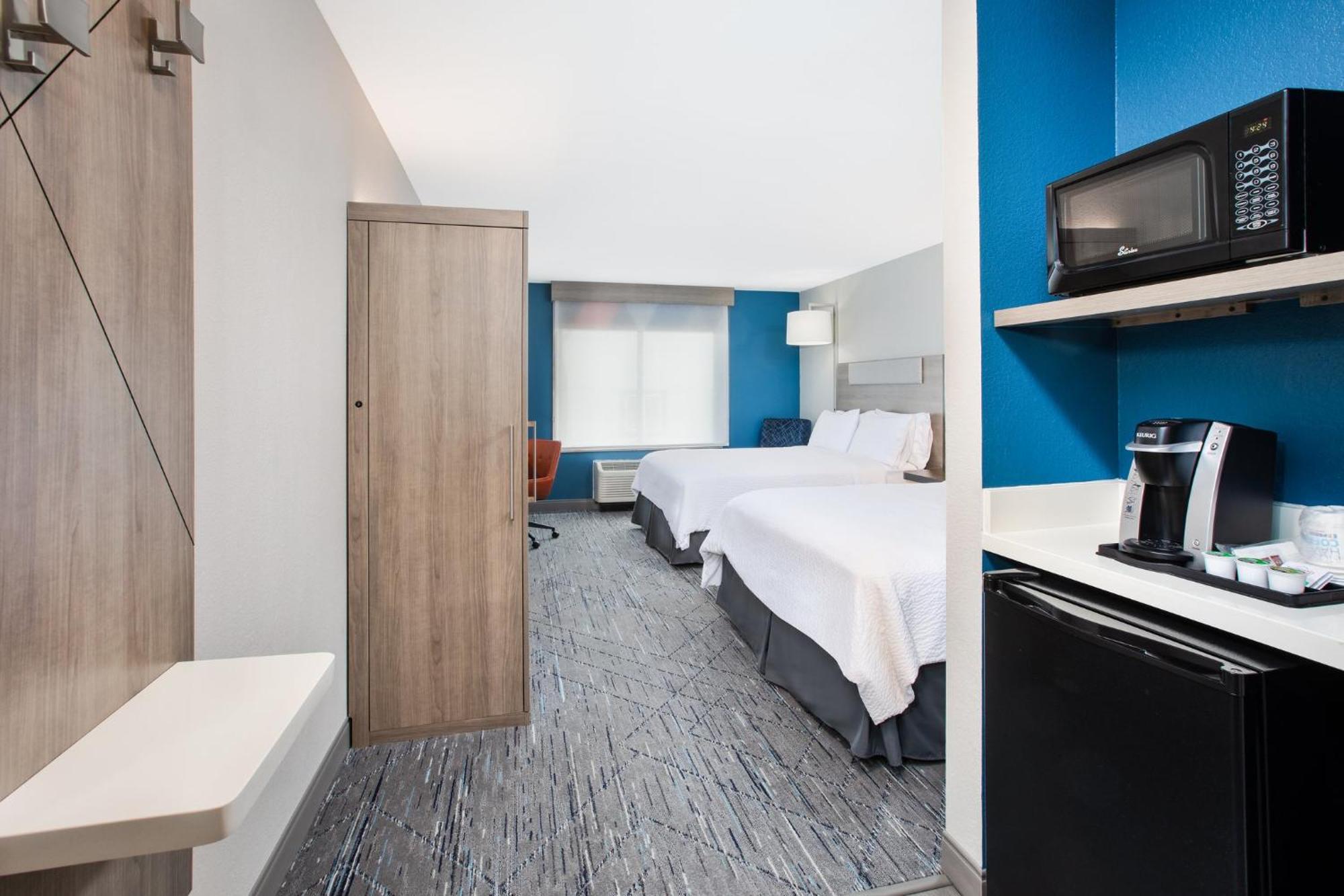 Holiday Inn Express & Suites Buffalo, An Ihg Hotel Exterior photo