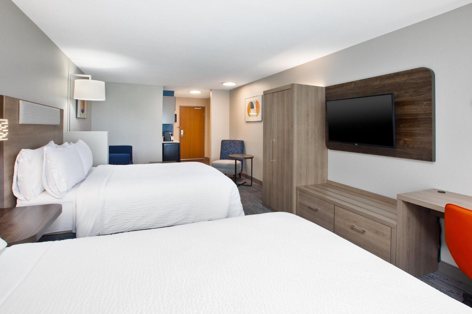 Holiday Inn Express & Suites Buffalo, An Ihg Hotel Exterior photo