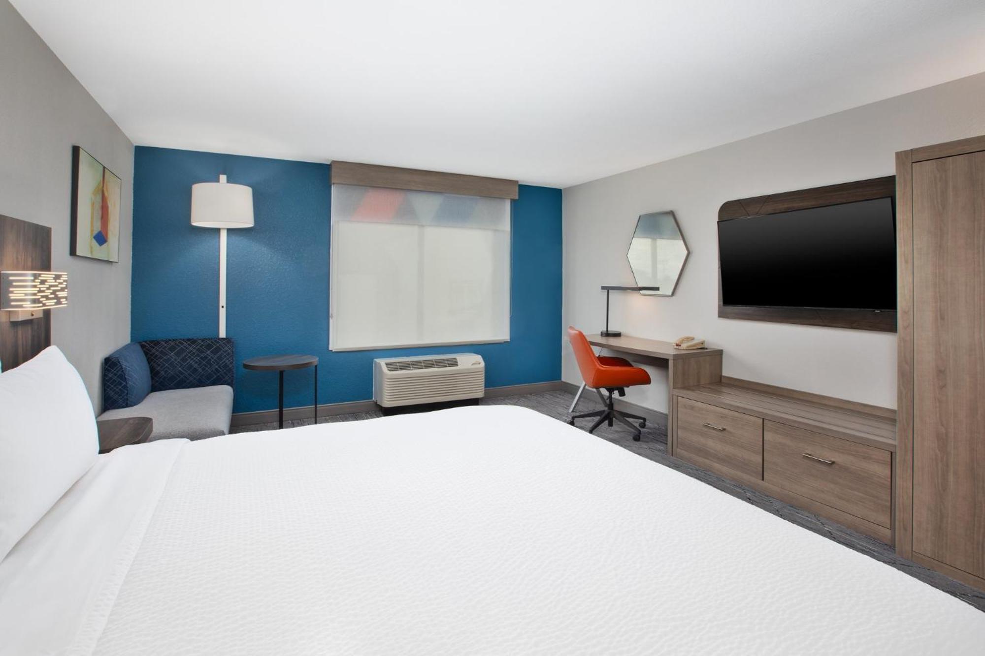 Holiday Inn Express & Suites Buffalo, An Ihg Hotel Exterior photo
