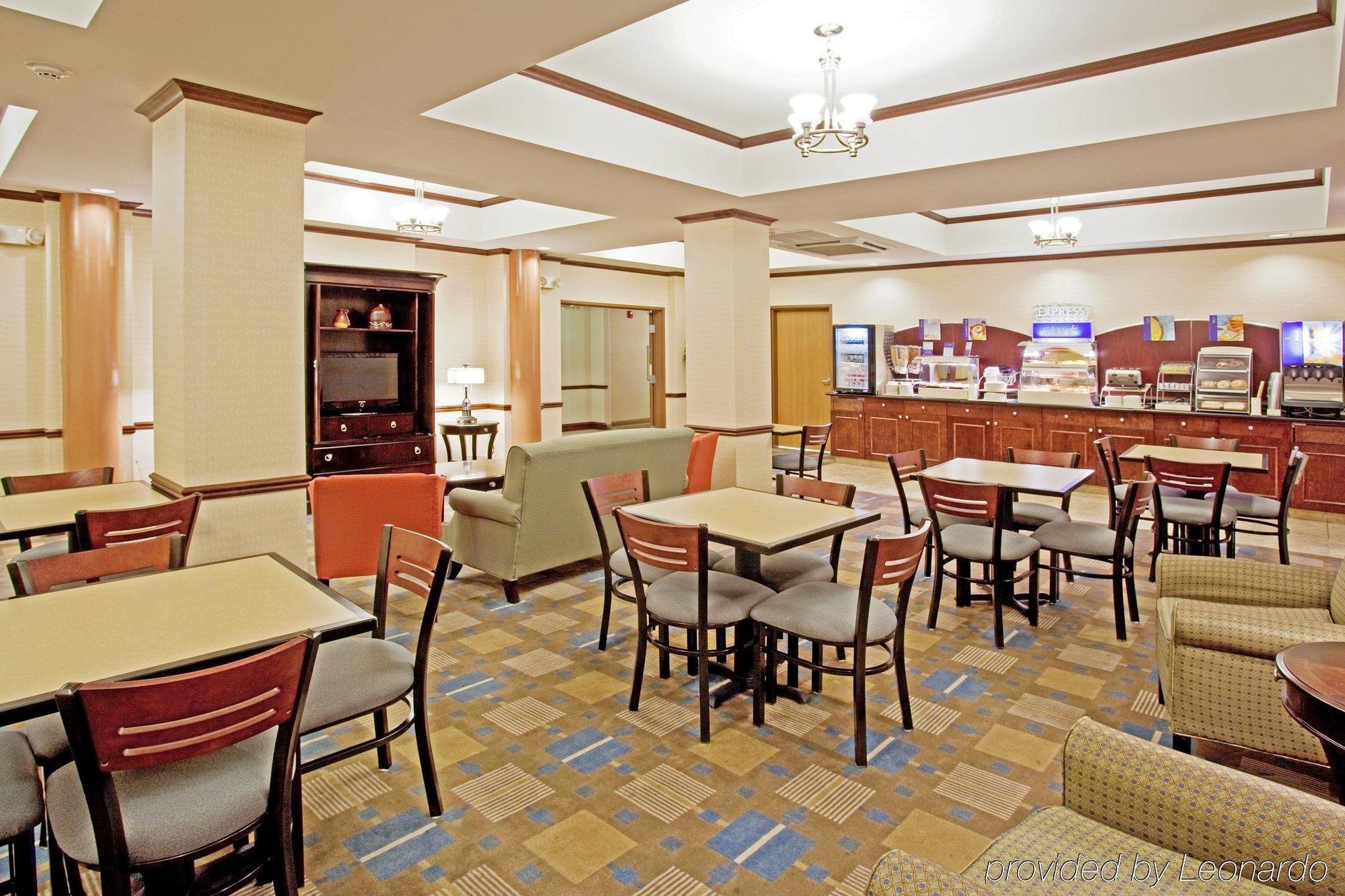 Holiday Inn Express & Suites Buffalo, An Ihg Hotel Exterior photo
